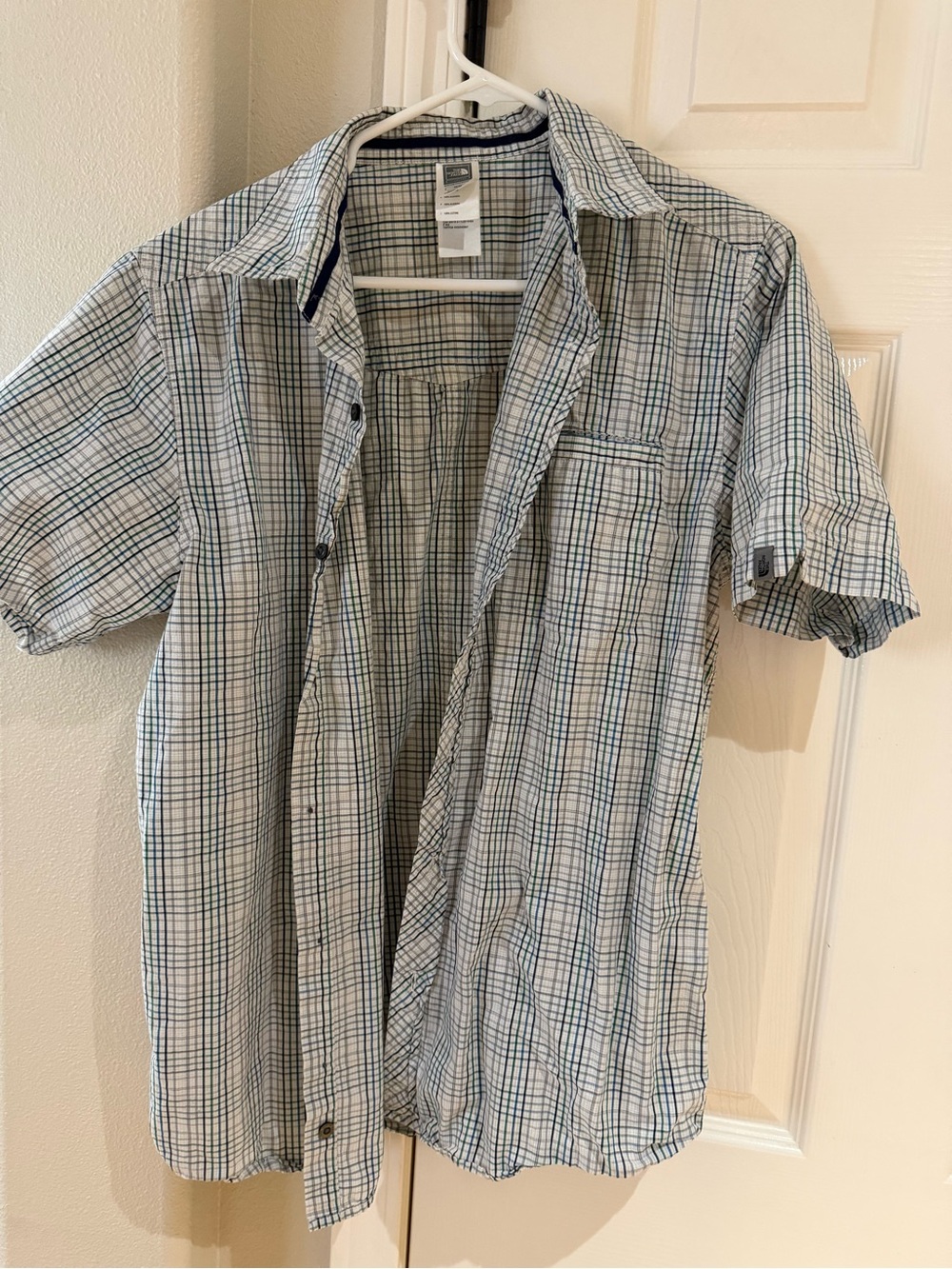 The North Face Men's Short-Sleeve Plaid Button-Down Shirt - White & Blue